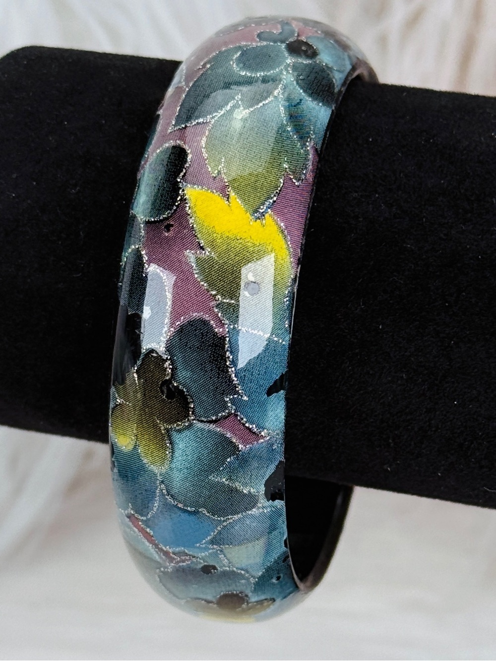 Vintage Floral Pattern Bangle Bracelet